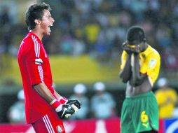 El portero mexicano José Antonio Rodríguez festeja el pase del Tricolor a los cuartos de final. MEXSPORT  /