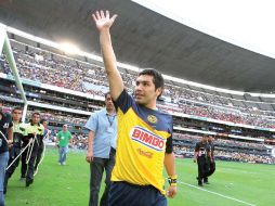 Salvador Cabañas jugó sólo unos minutos con cada equipo, en el primer tiempo actuó con América y el segundo con Paraguay. MEXSPORT  /