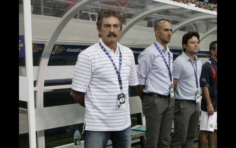 Ricardo La Volpe durante la Copa Oro como seleccionador de Costa Rica. EL UNIVERSAL  /