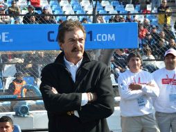 El técnico de Costa Rica, Ricardo Antonio La Volpe, durante partido de la Copa América en Argentina. MEXSPORT  /