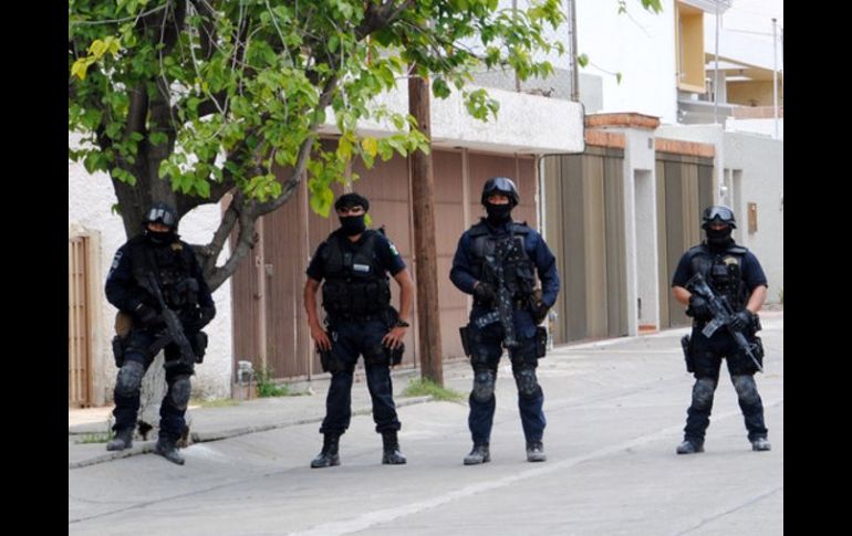 En diferentes puntos de la ciudad la Policía Federal patrulla actualmente las calles. ARCHIVO  /