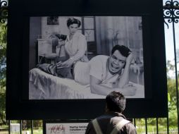 Una exposición fotográfica en las rejas  de Chapultepec, en la capital, es parte del festejo.AFP  /