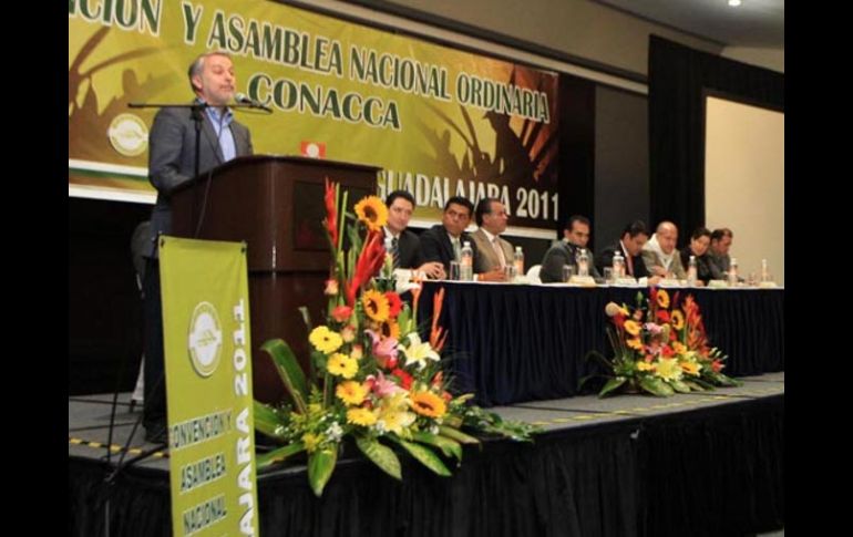 Los políticos se encontraron en el acto de apertura de la asamblea de la Conacca. ESPECIAL  /