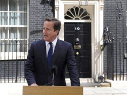 El primer ministro británico, David Cameron, se dirige a los periodistas. EFE  /