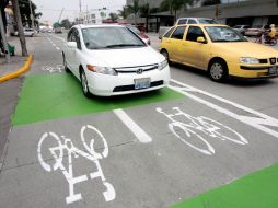 La SVyT puso señalización e inauguró ayer  la avenida Agustín Yañez que fue pavimentada por el Ayuntamiento tapatío. A. HINOJOSA  /