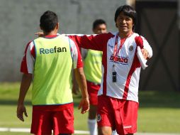 El jugador legendario del futbol mexicano platicó con Ramón Morales como apoyo a su retiro. MEXSPORT  /