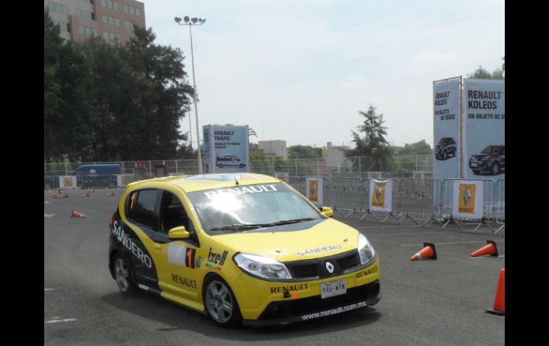 Renault dio una muestra de qué pueden hacer sus coches el fin de semana pasado. S. OLIVEIRA  /