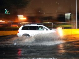 Los efectos de la precipitación afectaron sólo la circulación vehícular por unas horas. ARCHIVO  /