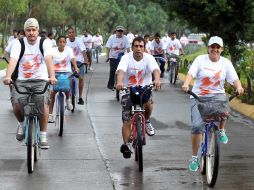 Más de un centenar de ciclistas partieron para festejar en el paseo dominical la cercanía de los Panamericanos. E. PACHECO.  /