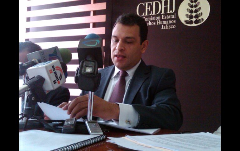 El presidente de la CEDHJ, Felipe de Jesús Álvarez, acudió al legislativo para presentar su proyecto de presupuesto 2012. ARCHIVO  /