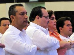 José Francisco Blake Mora asistió al informe del diputado federal  Jorge Carlos Ramírez Marín. EL UNIVERSAL  /