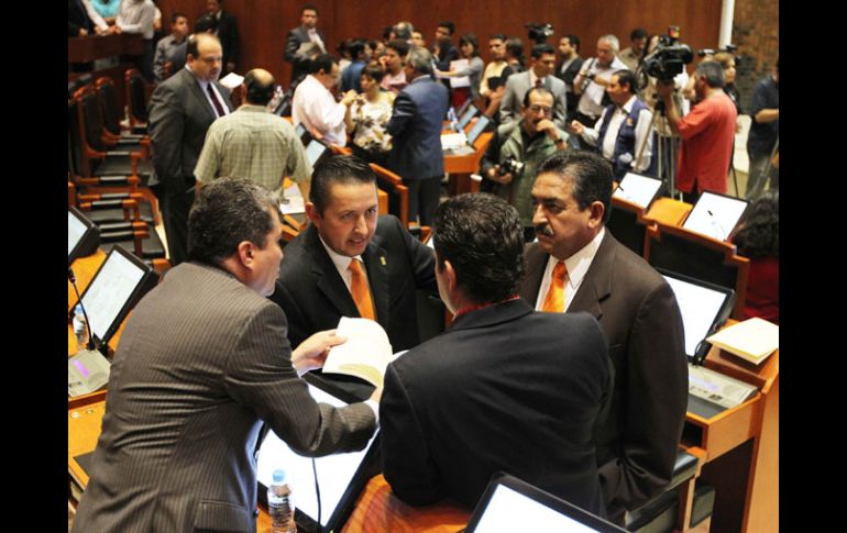 Los diputados pretenden gastar 878 millones 729 mil pesos, muy por encima del presupuesto asignado. ARCHIVO  /