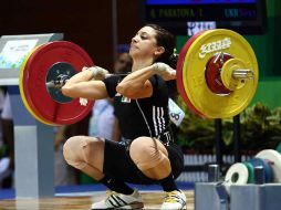 La mexicana Patricia Domínguez sumó un total de 201 kilogramos para colgarse la medalla de bronce. MEXSPORT  /