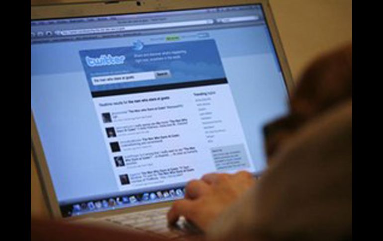 'Las personas que se toman en serio escribir en las redes sociales tienen un futuro prometedor'. REUTERS  /