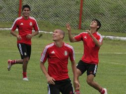 El jugador, Ulises Dávila (I) , durante sesión de entrenamiento de la Seleción mexicana Sub-20. EFE  /