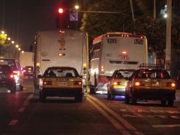 El servicio nocturno de transporte público ayudará a los trabajadores que trabajan en ese turno. A. HINOJOSA  /