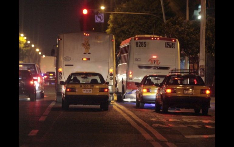 El servicio nocturno de transporte público ayudará a los trabajadores que trabajan en ese turno. A. HINOJOSA  /