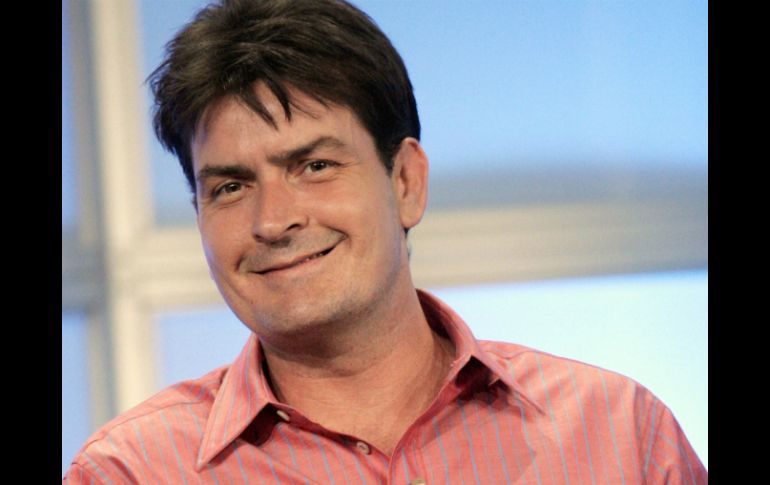 Charlie Sheen declaró que Ashton Kutcher le dio una nueva vida. REUTERS  /