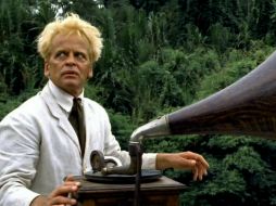 Klaus Kinski en la película Fitzcarraldo (1982) del alemán Werner Herzog. ESPECIAL  /