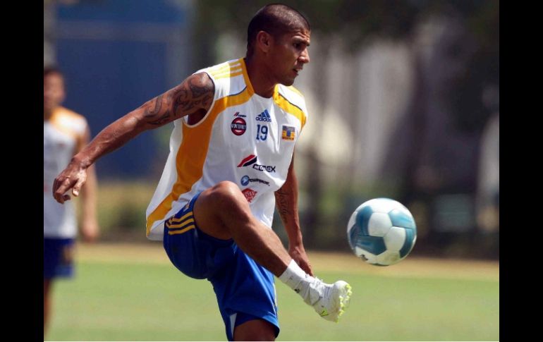 Recientemente Tigres reforzó su plantilla con el ingreso a sus filas de Carlos Salcido. MEXSPORT  /