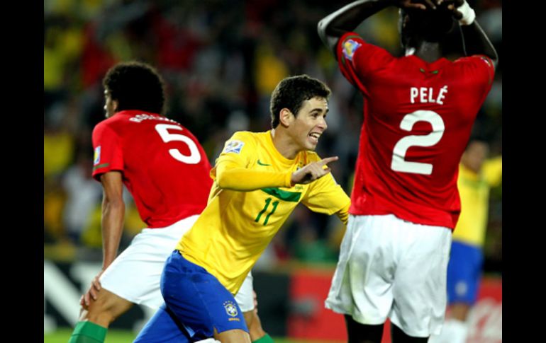 Oscar fue el hombre gol de Brasil para conseguir el título. EFE  /