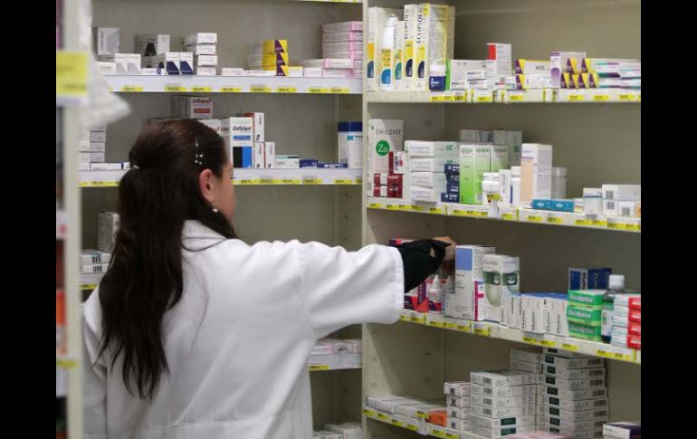 Varias medicinas se hallaban en lugares sin las condiciones de temperatura e iluminación adecuadas, que tienen las farmacias. ARCHIVO  /