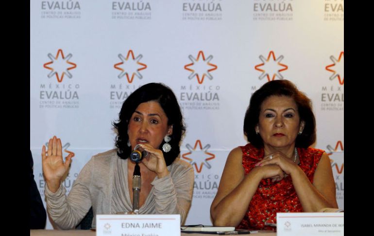 Edna Jaime, de México Evalúa, e Isabel Miranda de Wallace, de Alto al Secuestro, en la presentación del informe. EL UNIVERSAL  /