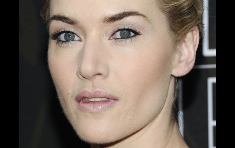 El fuego se originó la pasada noche y provocó el desalojo de unas 20 personas. En la imagen Kate Winslet. AP  /