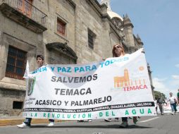 La “Caravana por la paz y el agua” rumbo al Palacio de Gobierno. A. HINOJOSA.  /