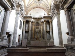 En el cambio de piso del templo de Santa Mónica se invirtieron más de 600 mil pesos. E. BARRERA  /