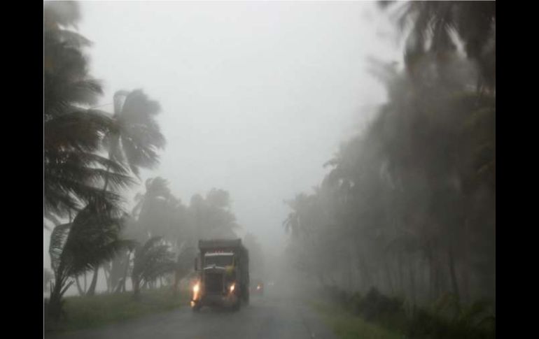 El primer huracán de la temporada en el Atlántico, se acercará a la costa de las Carolinas el sábado por la mañana. EFE  /