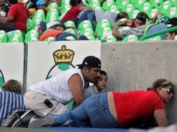 Realizan encuentro con autoridades federales tras la balacera en las afueras del estadio en Torreón. AFP  /