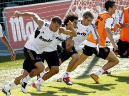 Jugadores del Real Madrid, durante sesión de entrenamiento esta tarde en la Ciudad Deportiva de Valdebebas. EFE  /