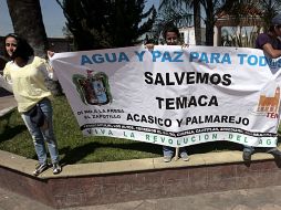 Habitantes de Temacapulín participaron el lunes pasado en una manifestación en contra de que se inunde esta población. A. HINOJOSA  /