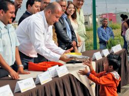 El banderazo de inicio al programa se dio en una escuela recientemente edificada, ubicada en el Fraccionamiento Chulavista. S. NÚÑEZ  /