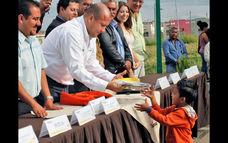 El banderazo de inicio al programa se dio en una escuela recientemente edificada, ubicada en el Fraccionamiento Chulavista. S. NÚÑEZ  /