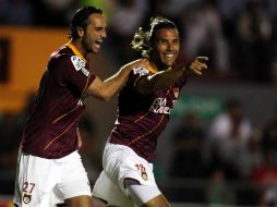 Jorge Zamogilny de Estudiantes (D), festeja durante el partido contra Pachuca hace unos cuantos dias. MEXSPORT  /