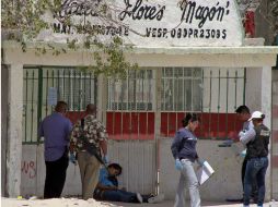 Testigos señalaron que los hombres armados se desplazaban en un automóvil Jetta, sin placas y en un Neón. AFP  /