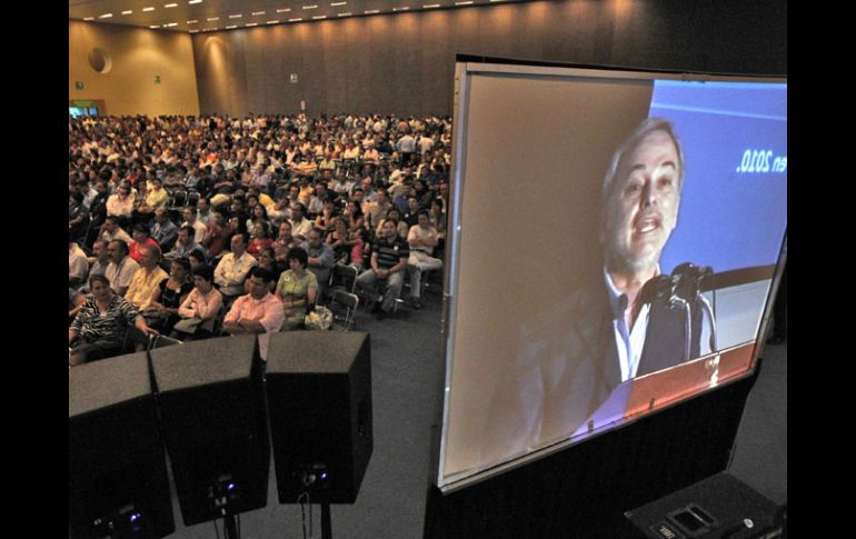 Una ocho mil personas, en su mayoría panistas, acudieron al encuentre entre el gobernador Emilio González y sus antecesores. S. NÚÑEZ  /