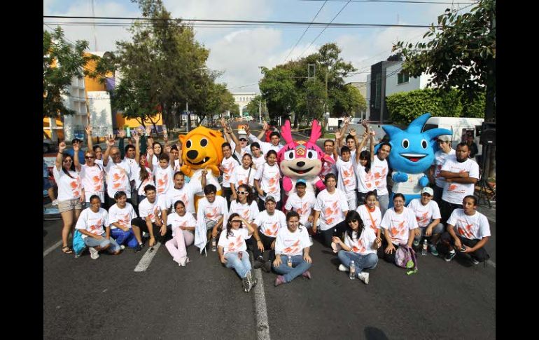 Voluntarios han participado en actos de promoción de los Juegos Panamericanos en la Vía RecreActiva. ARCHIVO  /