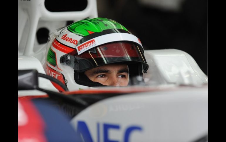 El piloto mexicano, Sergio Pérez, durante la primer sesión de práctica en el circuito Spa-Francorchamps. AFP  /