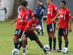 Jugadores del Club Chivas, durante sesión de entrenamiento previo al encuentro con San Luis. MEXSPORT  /