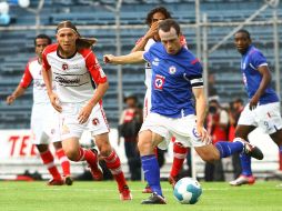 Gerardo Torrado (D) espera poder contrarrestar con una buena defensa la agilidad de su rival en la cancha. MEXPORT  /