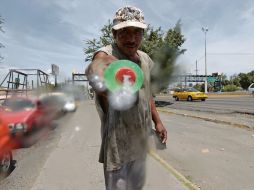 Desde niños de cualquier edad, hasta adultos, ejercen este modo de supervivencia urbana. A. GARCÍA.  /