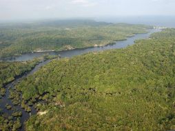 Esas aguas subterráneas corren a unos 4.000 metros de profundidad en un curso similar al del Amazonas. EFE  /