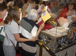 Más de 150 mil personas visitaron las reliquias de Juan Pablo segundo en la Basílica de Guadalupe. NTX  /