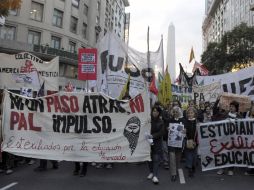 Por más de tres meses, los estudiantes se han manifestado por marchas, paros y huelgas de hambre. EFE  /