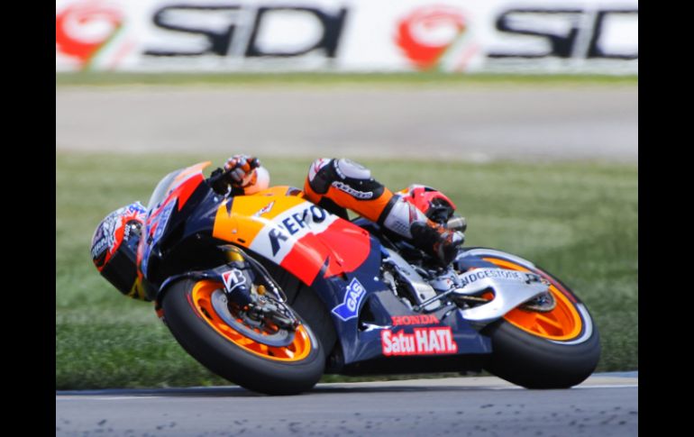 El piloto australiano de Moto GP Casey Stoner en acción durante el Gran Premio de Indianápolis. EFE  /