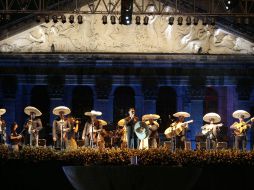 El sentimiento vernáculo de apoderó de Plaza Liberación con la gala protagonizada por los mejores mariachis del país. A. HINOJOSA  /