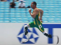 Oscar Pistorius corre durante la prueba de 400 mts en los Mundiales de Daegu, Corea del Sur. EFE  /